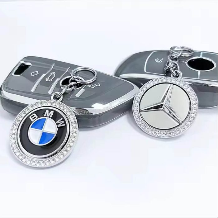 Chaveiro com logotipo de carro de metal