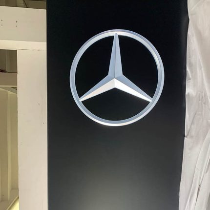 Logotipo del coche de Mercedes-Benz Automotive Signage